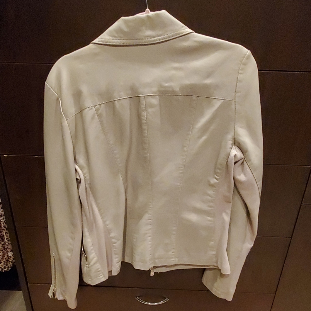 Jacket - Picture 2 of 4